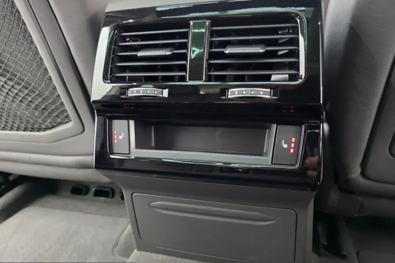 Volkswagen Touareg din 2025 cu 10.215 km - oferta VOL221161 - foto 19