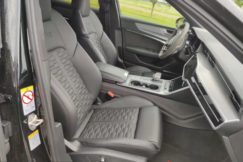 Audi RS6 din 2022 cu 49.457 km - oferta AUD221166 - foto 12