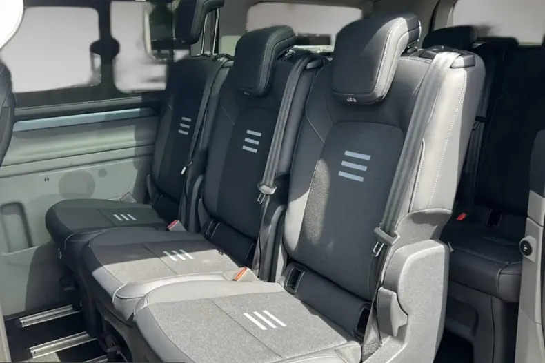Ford Tourneo Custom din 2025 cu 10.400 km - oferta FOR221168 - foto 8