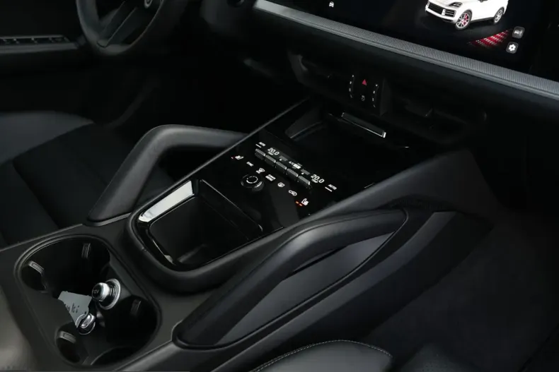 Porsche Cayenne din 2024 cu 22.000 km - oferta POR221171 - foto 23