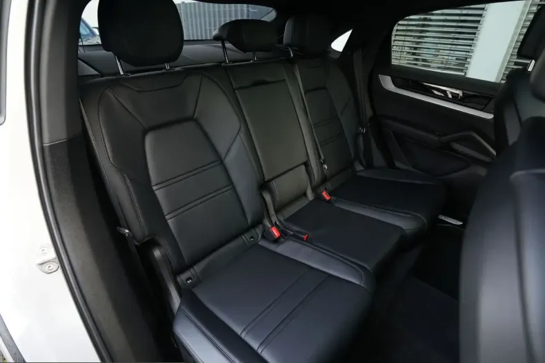 Porsche Cayenne din 2024 cu 22.000 km - oferta POR221171 - foto 41