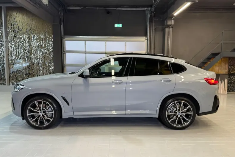 BMW X4 (Seria X) din 2023 cu 14.648 km - oferta BMW221176 - foto 2