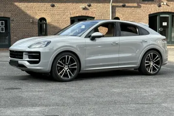 Porsche Cayenne din 2025 - oferta POR221185