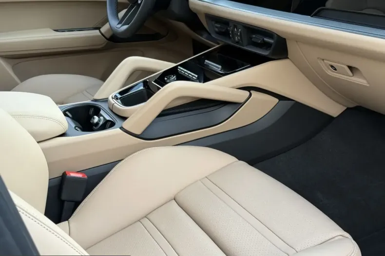 Porsche Cayenne din 2025 cu 9.900 km - oferta POR221185 - foto 21