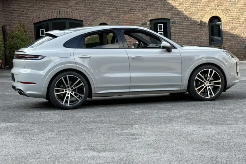 Porsche Cayenne din 2025 cu 9.900 km - oferta POR221185 - foto 22