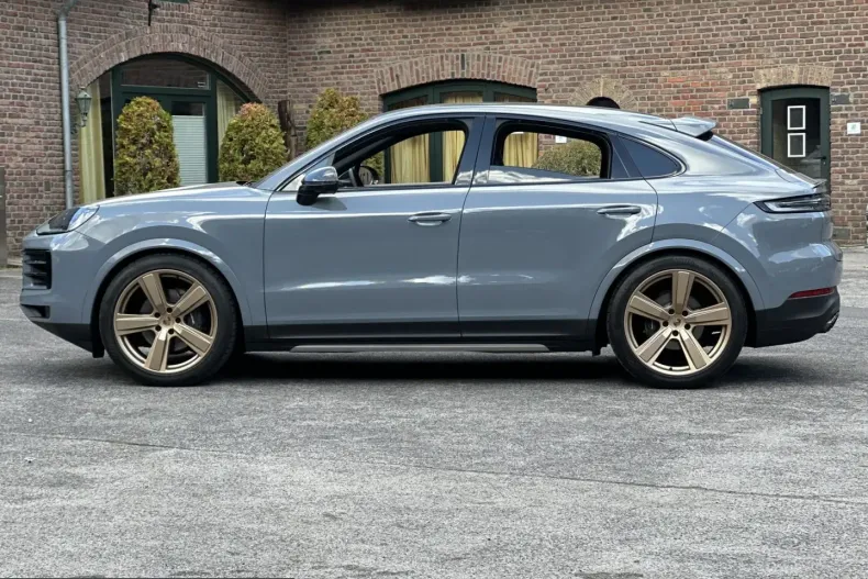 Porsche Cayenne din 2025 cu 7.900 km - oferta POR221186 - foto 1