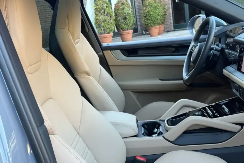 Porsche Cayenne din 2025 cu 7.900 km - oferta POR221186 - foto 11