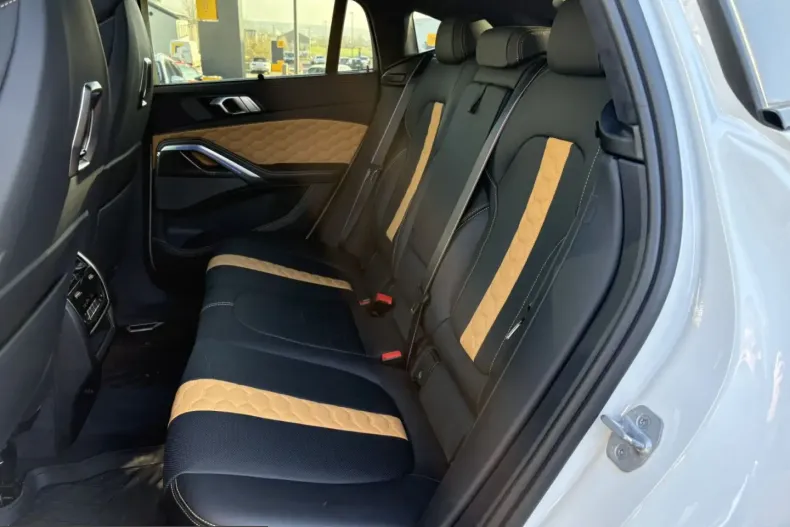 BMW X6 (Seria X) din 2023 cu 63.500 km - oferta BMW221189 - foto 13