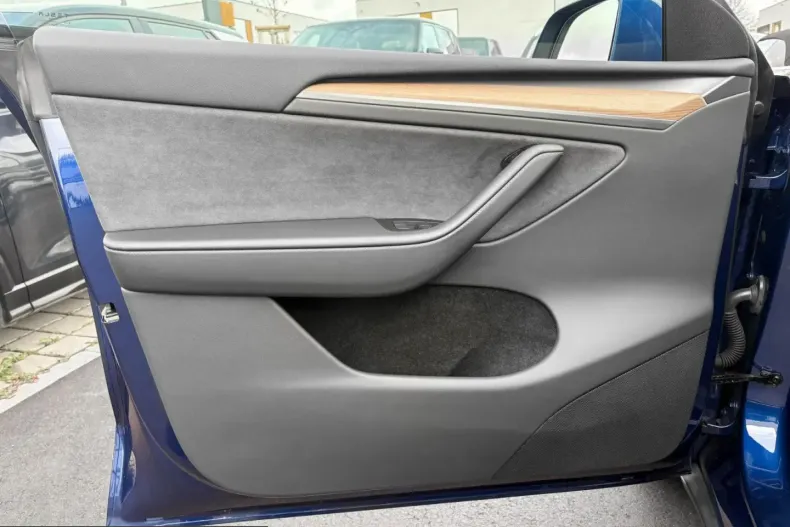 Tesla Model Y din 2024 cu 35.000 km - oferta TES221195 - foto 24