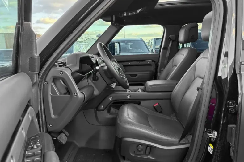 Land Rover Defender din 2025 cu 24.500 km - oferta LAN221208 - foto 8