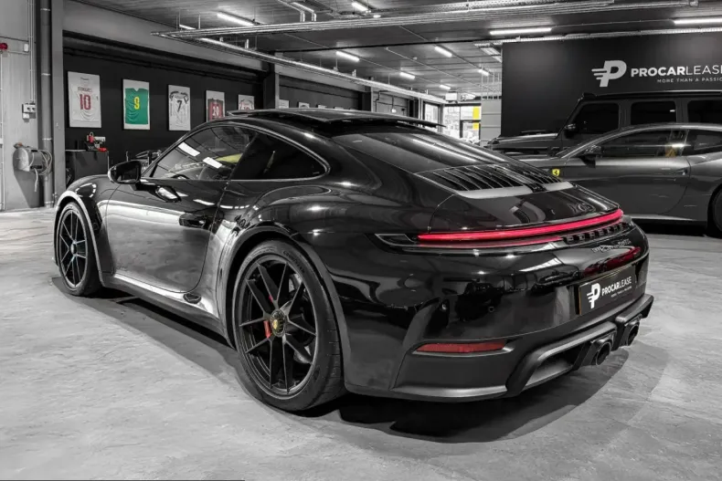 Porsche 992 din 2025 cu 2.300 km - oferta POR221211 - foto 7