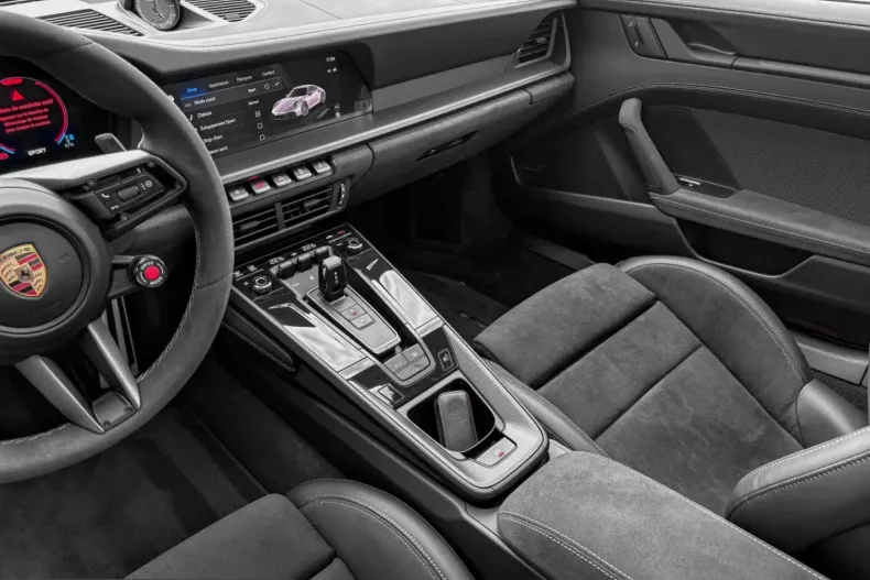 Porsche 992 din 2025 cu 2.300 km - oferta POR221211 - foto 8