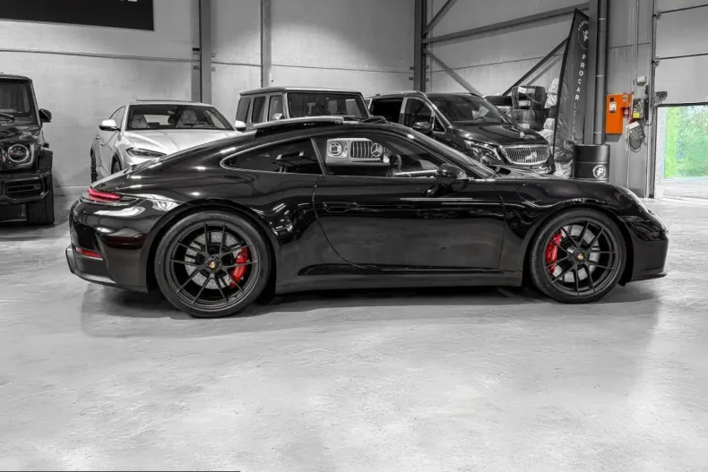 Porsche 992 din 2025 cu 2.300 km - oferta POR221211 - foto 9