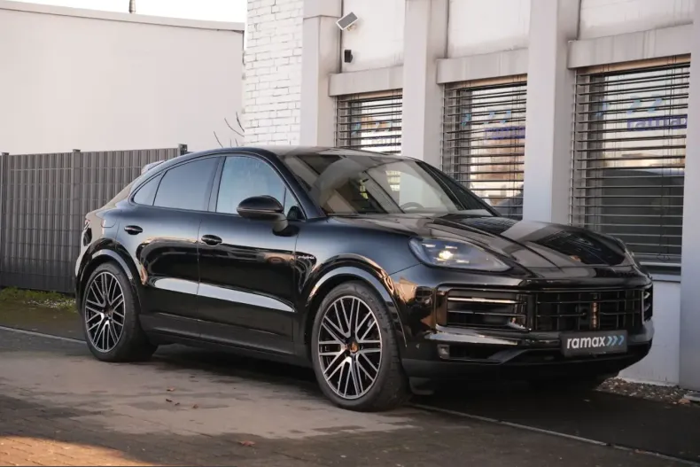 Porsche Cayenne din 2025 cu 11.000 km - oferta POR221217 - foto 1