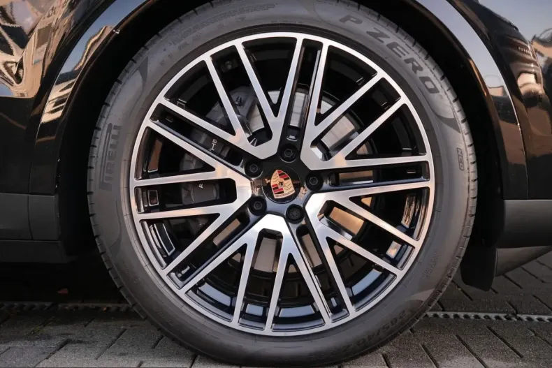 Porsche Cayenne din 2025 cu 11.000 km - oferta POR221217 - foto 19