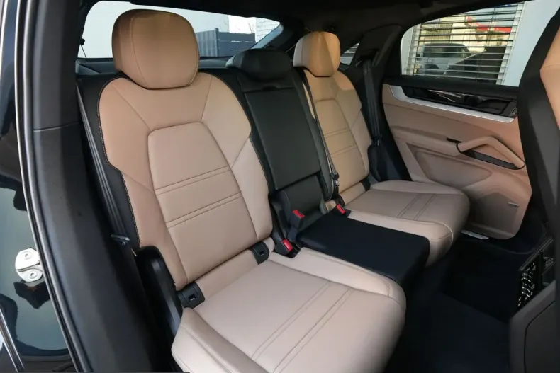Porsche Cayenne din 2025 cu 11.000 km - oferta POR221217 - foto 37