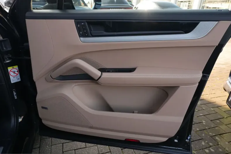Porsche Cayenne din 2025 cu 11.000 km - oferta POR221217 - foto 45