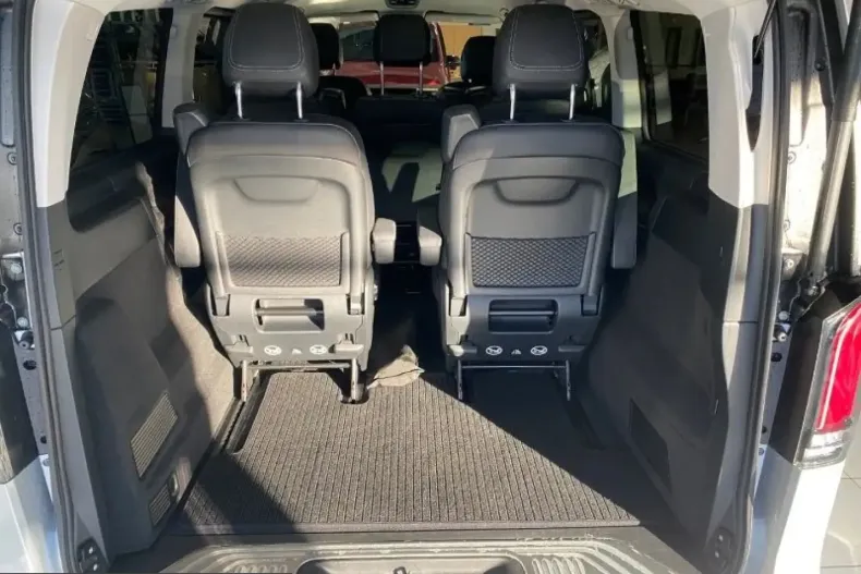 Mercedes-Benz V 300 (Clasa V) din 2025 cu 10.055 km - oferta MER221225 - foto 8
