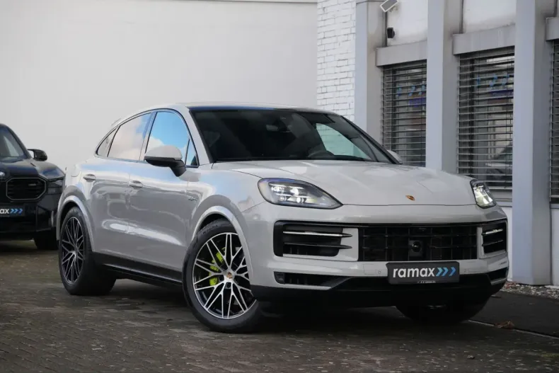 Porsche Cayenne din 2024 cu 19.000 km - oferta POR221235 - foto 1