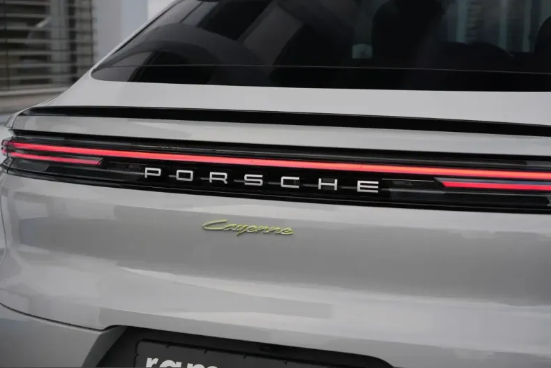 Porsche Cayenne din 2024 cu 19.000 km - oferta POR221235 - foto 9