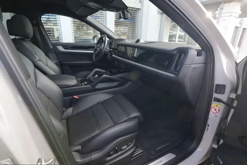 Porsche Cayenne din 2024 cu 19.000 km - oferta POR221235 - foto 19