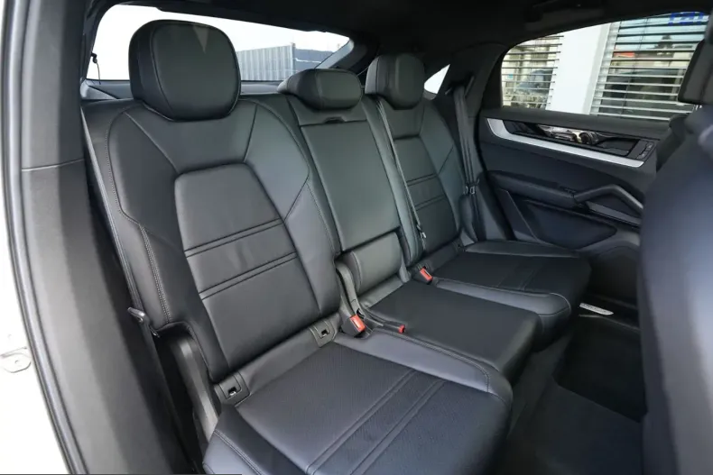 Porsche Cayenne din 2024 cu 19.000 km - oferta POR221235 - foto 43