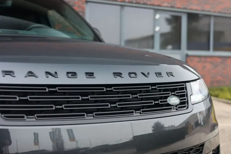 Land Rover Range Rover Sport din 2025 cu 9.527 km - oferta LAN221238 - foto 9