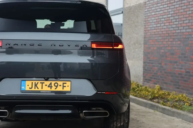 Land Rover Range Rover Sport din 2025 cu 9.527 km - oferta LAN221238 - foto 13