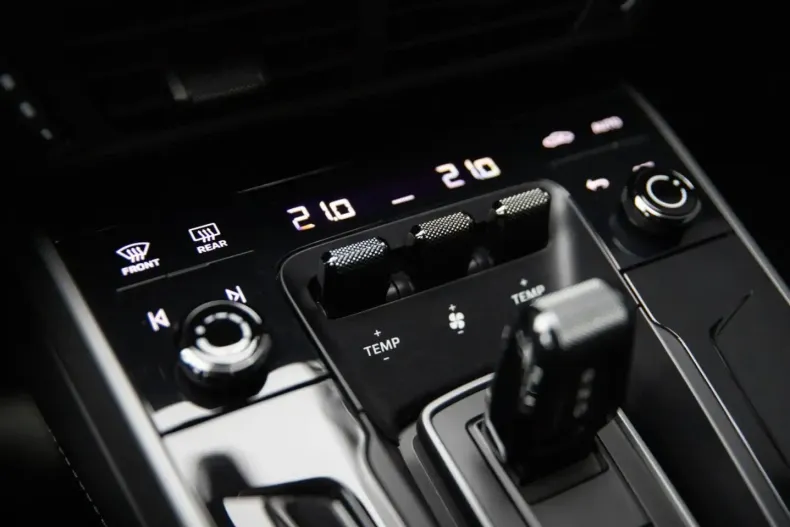 Porsche 992 din 2024 cu 19.900 km - oferta POR221245 - foto 46