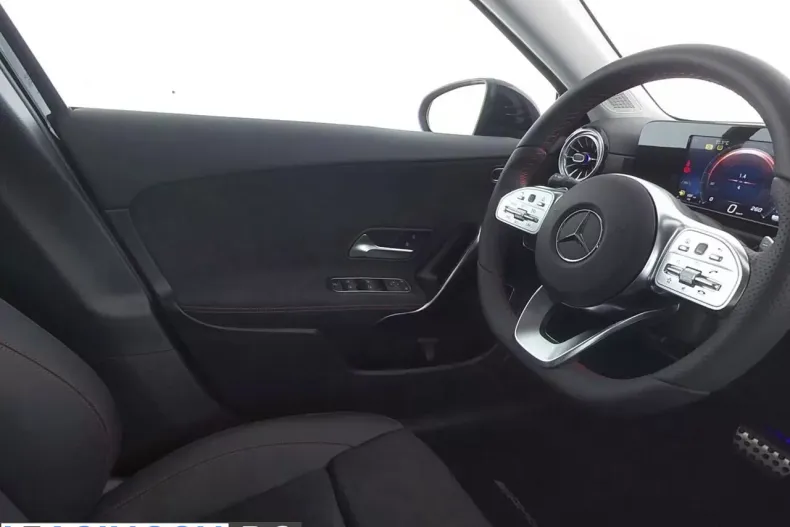 Mercedes-Benz A 250 (Clasa A) din 2022 cu 9.900 km - oferta MER221253 - foto 12