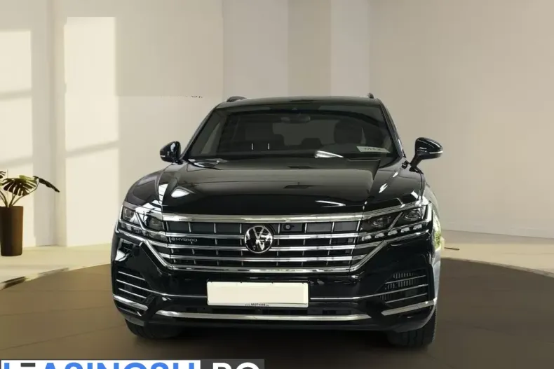 Volkswagen Touareg din 2021 cu 27.368 km - oferta VOL221256 - foto 2