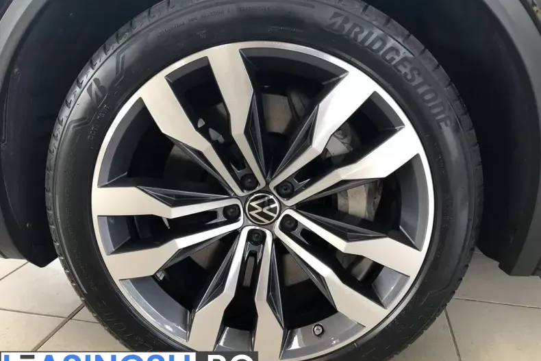 Volkswagen Touareg din 2021 cu 27.368 km - oferta VOL221256 - foto 16