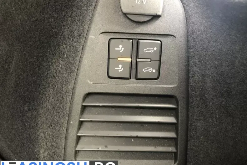 Volkswagen Touareg din 2021 cu 27.368 km - oferta VOL221256 - foto 17
