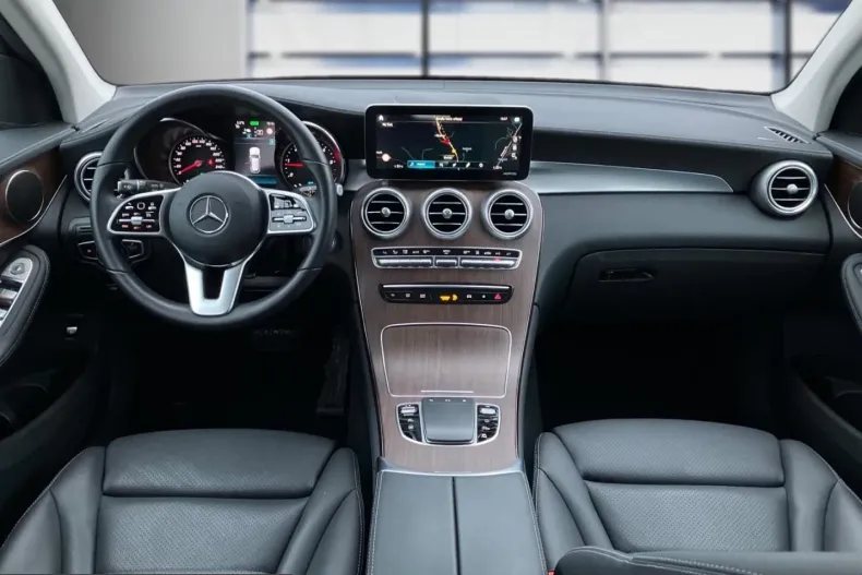 Mercedes-Benz GLC 300 (Clasa GLC) din 2021 cu 23.983 km - oferta MER221261 - foto 6