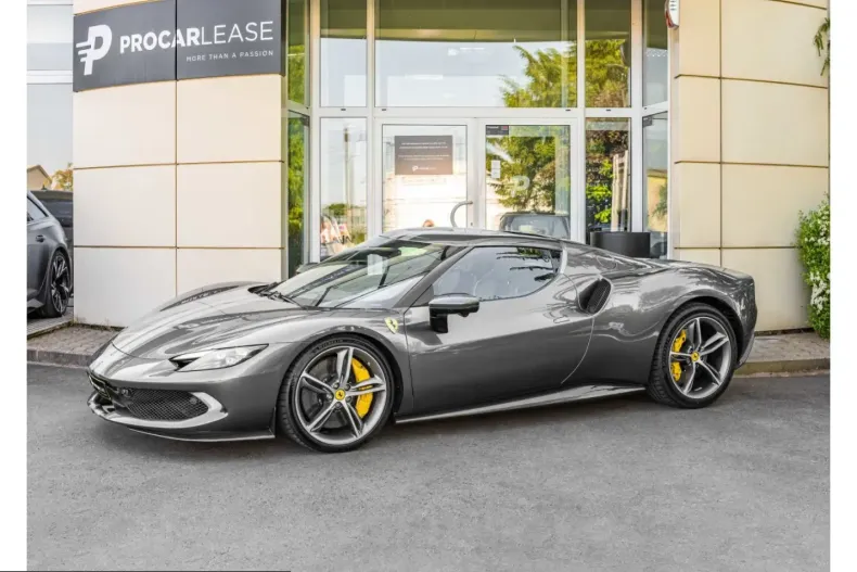 Ferrari 296 GTB din 2023 cu 3.500 km - oferta FER221274 - foto 1