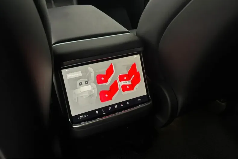 Tesla Model X din 2023 cu 72.444 km - oferta TES221290 - foto 14