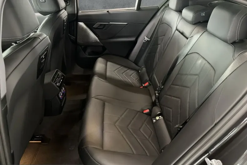 BMW 530 (Seria 5) din 2025 cu 8.334 km - oferta BMW221312 - foto 13