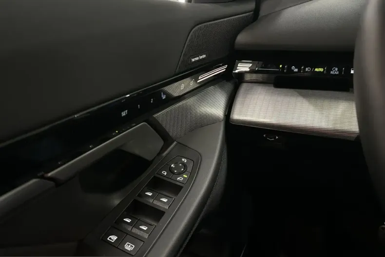 BMW 530 (Seria 5) din 2025 cu 8.334 km - oferta BMW221312 - foto 20
