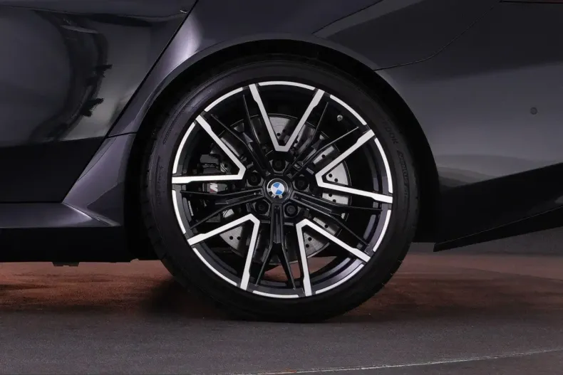BMW M5 (Seria 5) din 2025 cu 17.946 km - oferta BMW221316 - foto 43