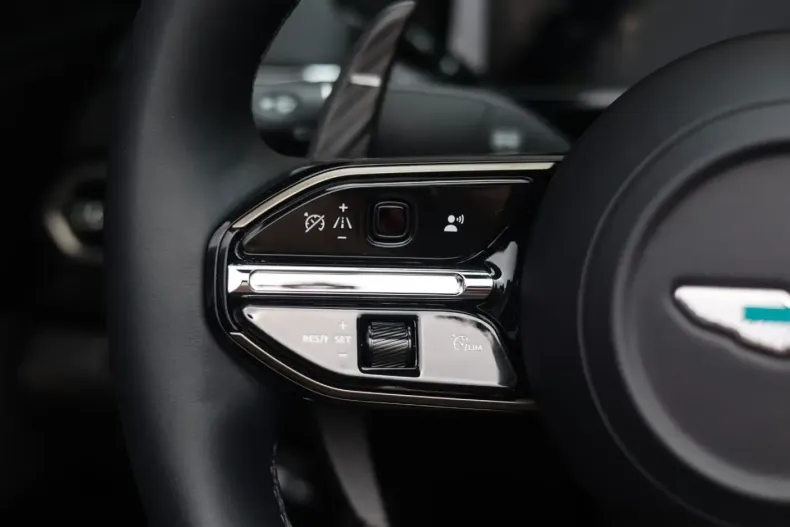 Aston Martin V8 Vantage din 2025 cu 9.370 km - oferta AST221317 - foto 33