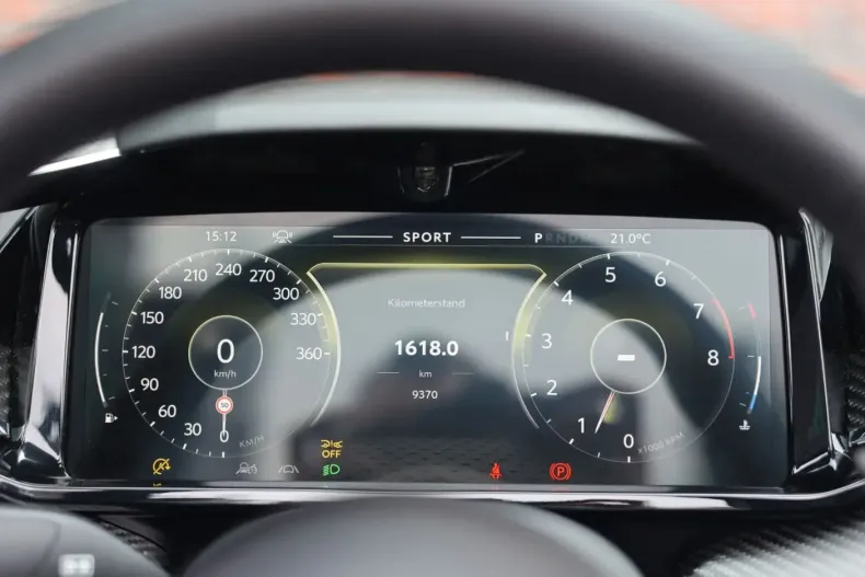 Aston Martin V8 Vantage din 2025 cu 9.370 km - oferta AST221317 - foto 40