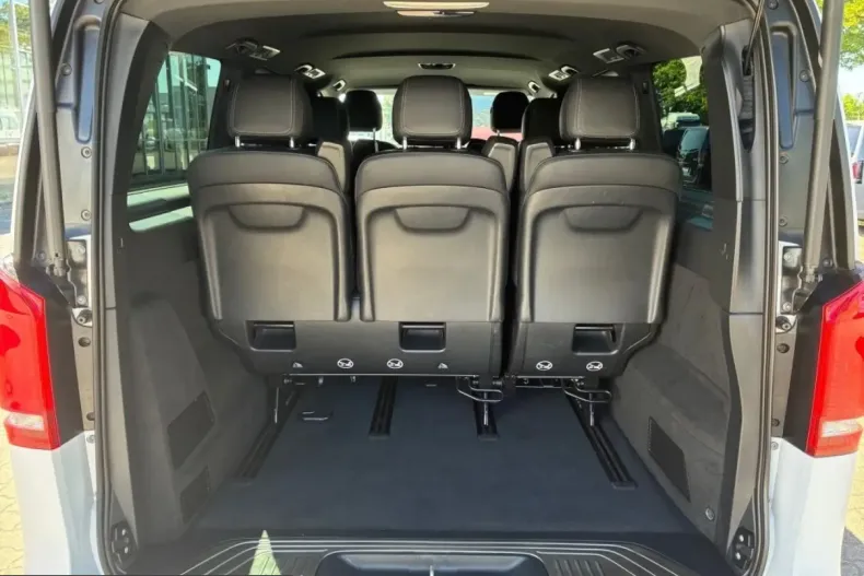 Mercedes-Benz V 300 (Clasa V) din 2023 cu 38.502 km - oferta MER221321 - foto 9