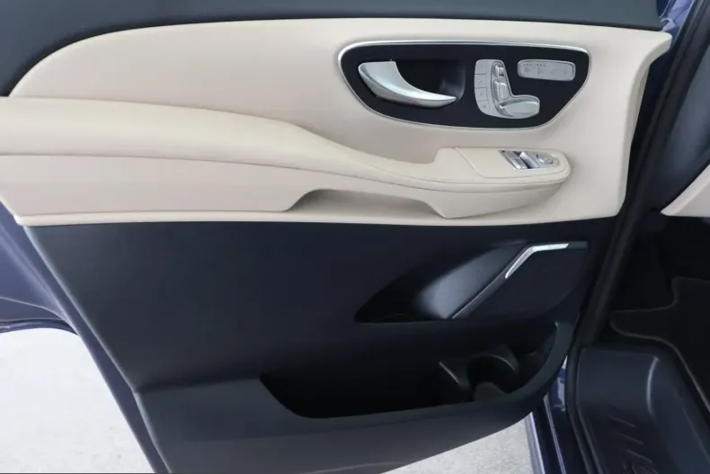 Mercedes-Benz V 300 (Clasa V) din 2023 cu 46.820 km - oferta MER221322 - foto 9