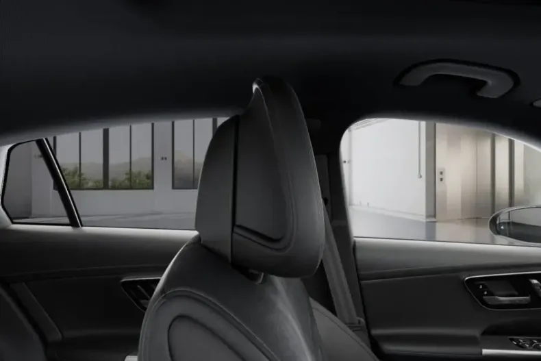 Mercedes-Benz GLC 220 (Clasa GLC) din 2023 cu 13.957 km - oferta MER221349 - foto 13