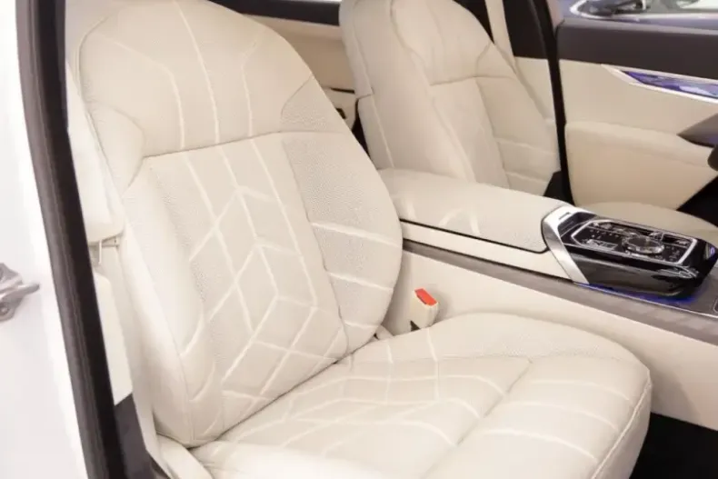 BMW 740d (Seria 7) din 2025 cu 10.254 km - oferta BMW221371 - foto 12