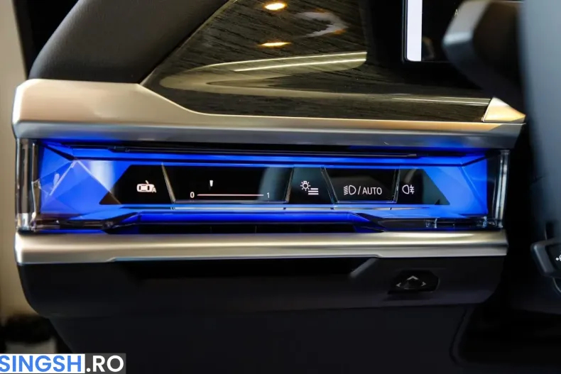 BMW 740d (Seria 7) din 2025 cu 42 km - oferta BMW221379 - foto 25