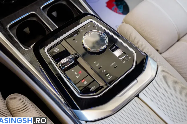 BMW 740d (Seria 7) din 2025 cu 42 km - oferta BMW221379 - foto 30