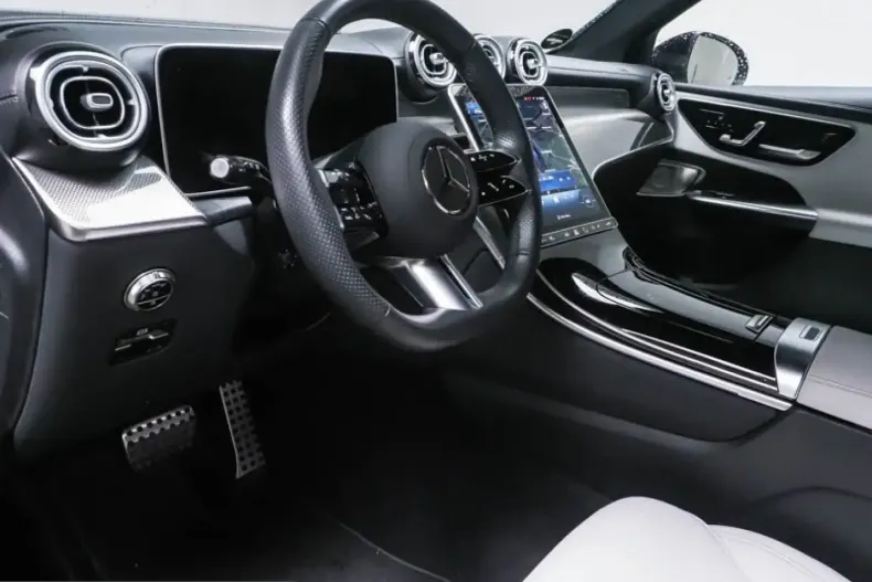 Mercedes-Benz GLC 200 (Clasa GLC) din 2025 cu 7.100 km - oferta MER221388 - foto 6