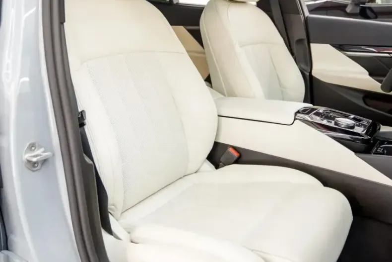 BMW 550e (Seria 5) din 2025 cu 30.590 km - oferta BMW221400 - foto 10