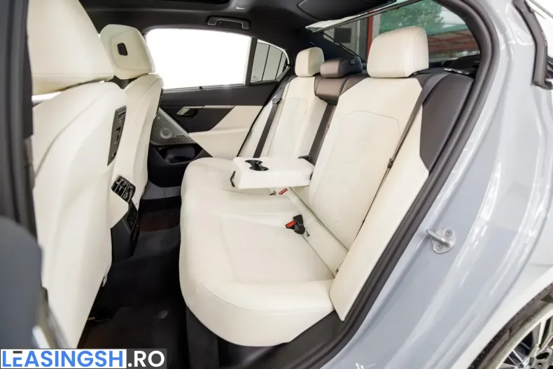 BMW 550e (Seria 5) din 2025 cu 30.590 km - oferta BMW221400 - foto 11
